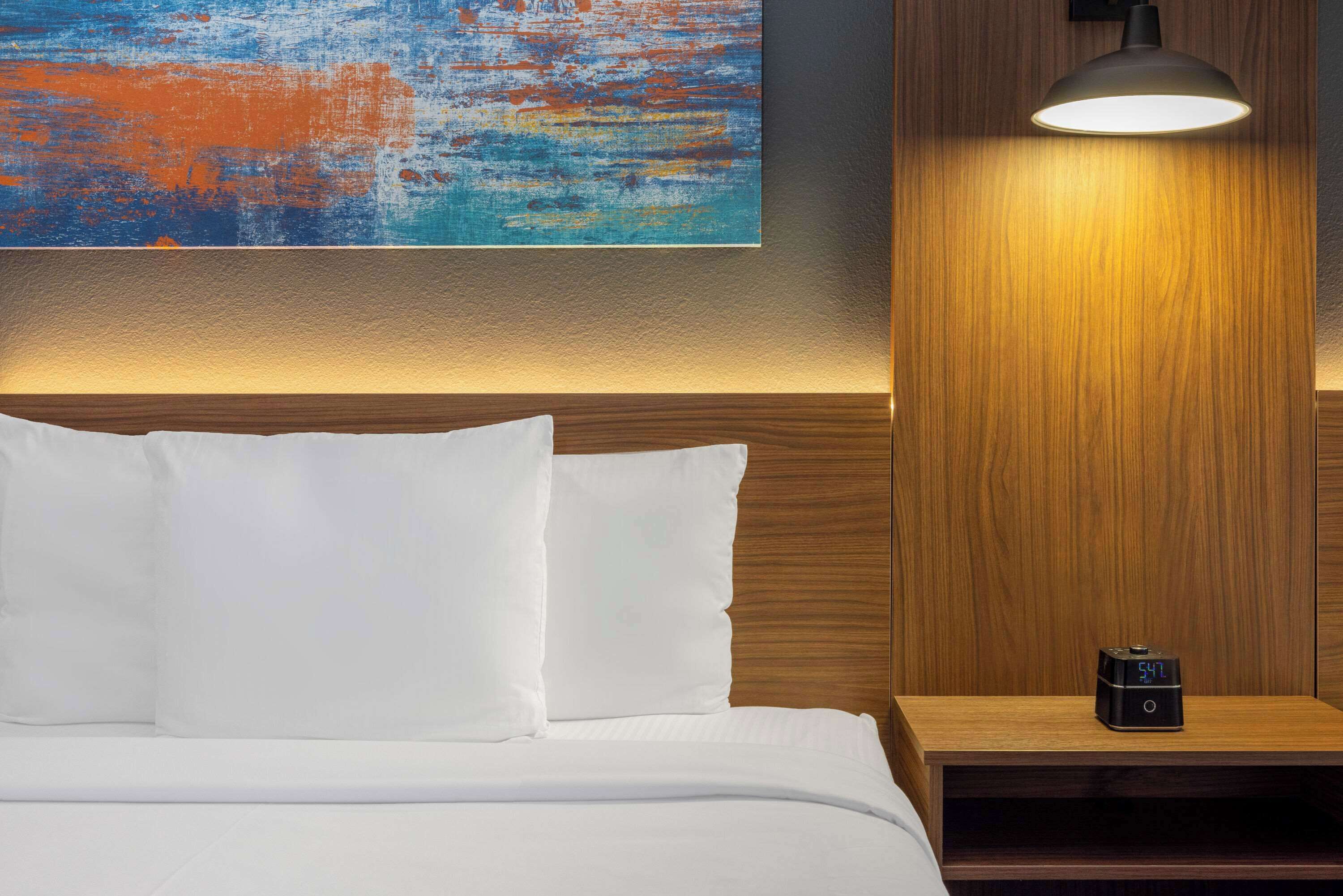 premium bedding, in-room safe, desk, laptop workspace