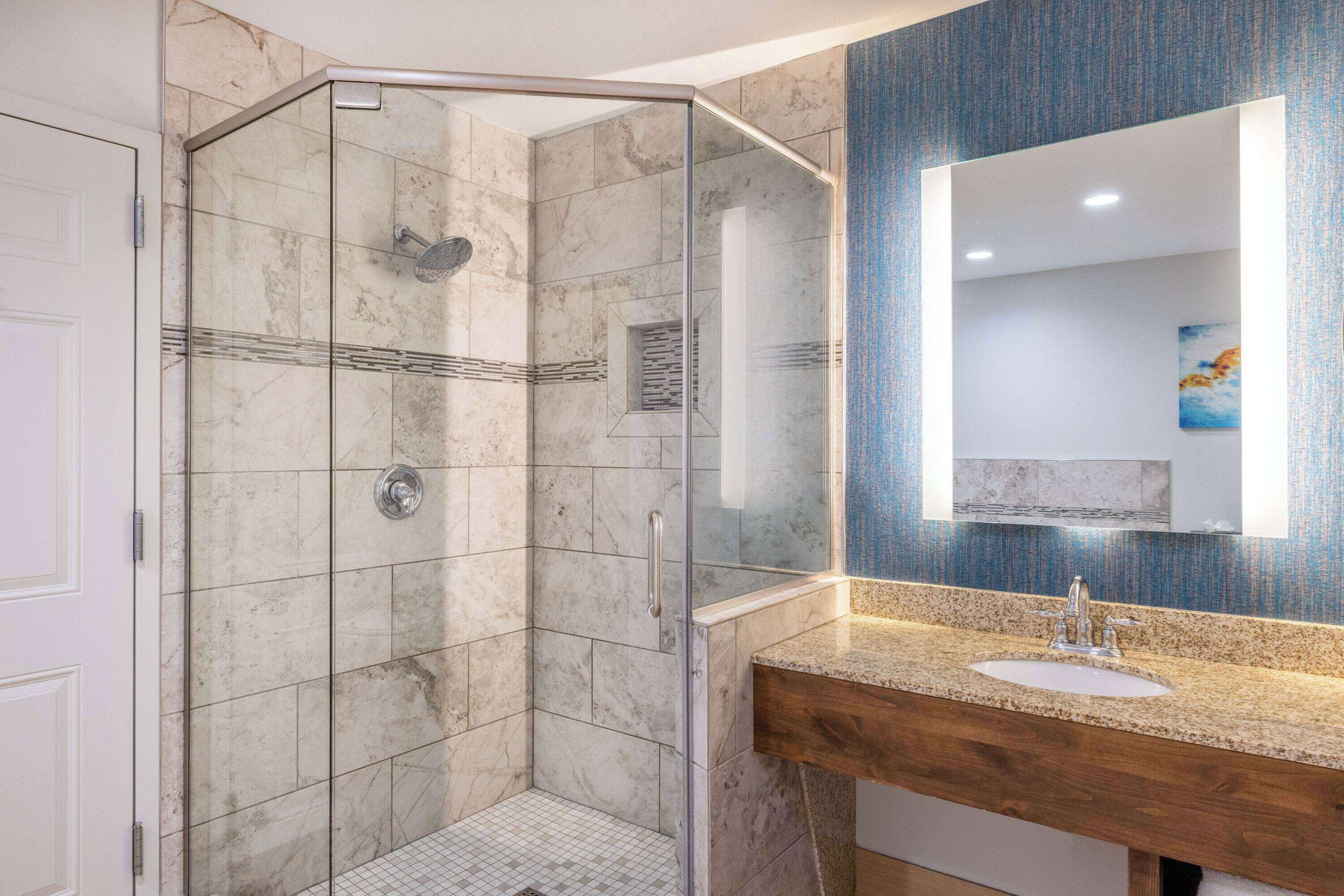 combined shower/bathtub, free toiletries, hair dryer, towels