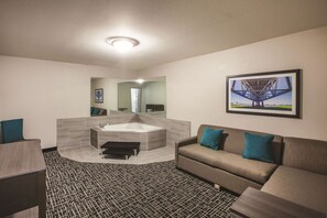 Superior Room, 1 King Bed, Non Smoking | Premium bedding, pillowtop beds, desk, iron/ironing board