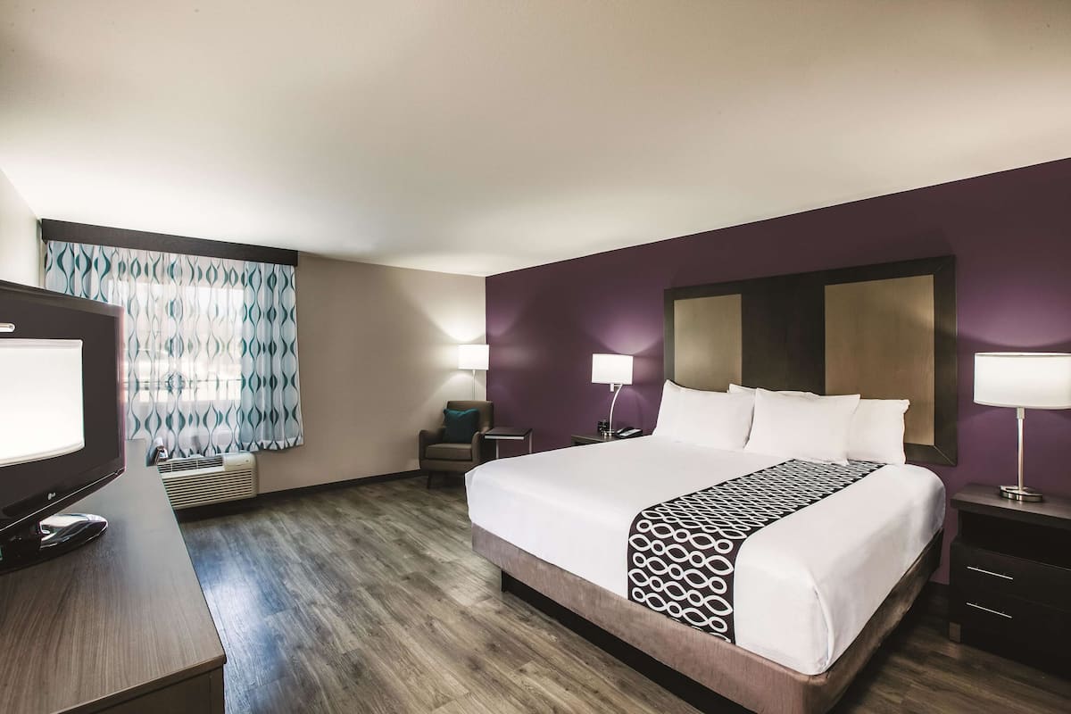 Room, 1 King Bed, Accessible, Non Smoking (Mobility Accessible)