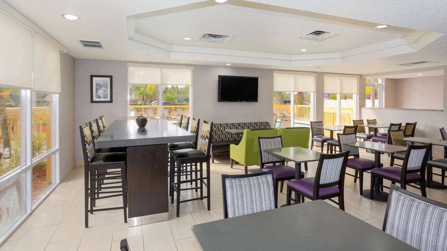 La Quinta Inn & Suites by Wyndham Mobile - Daphne