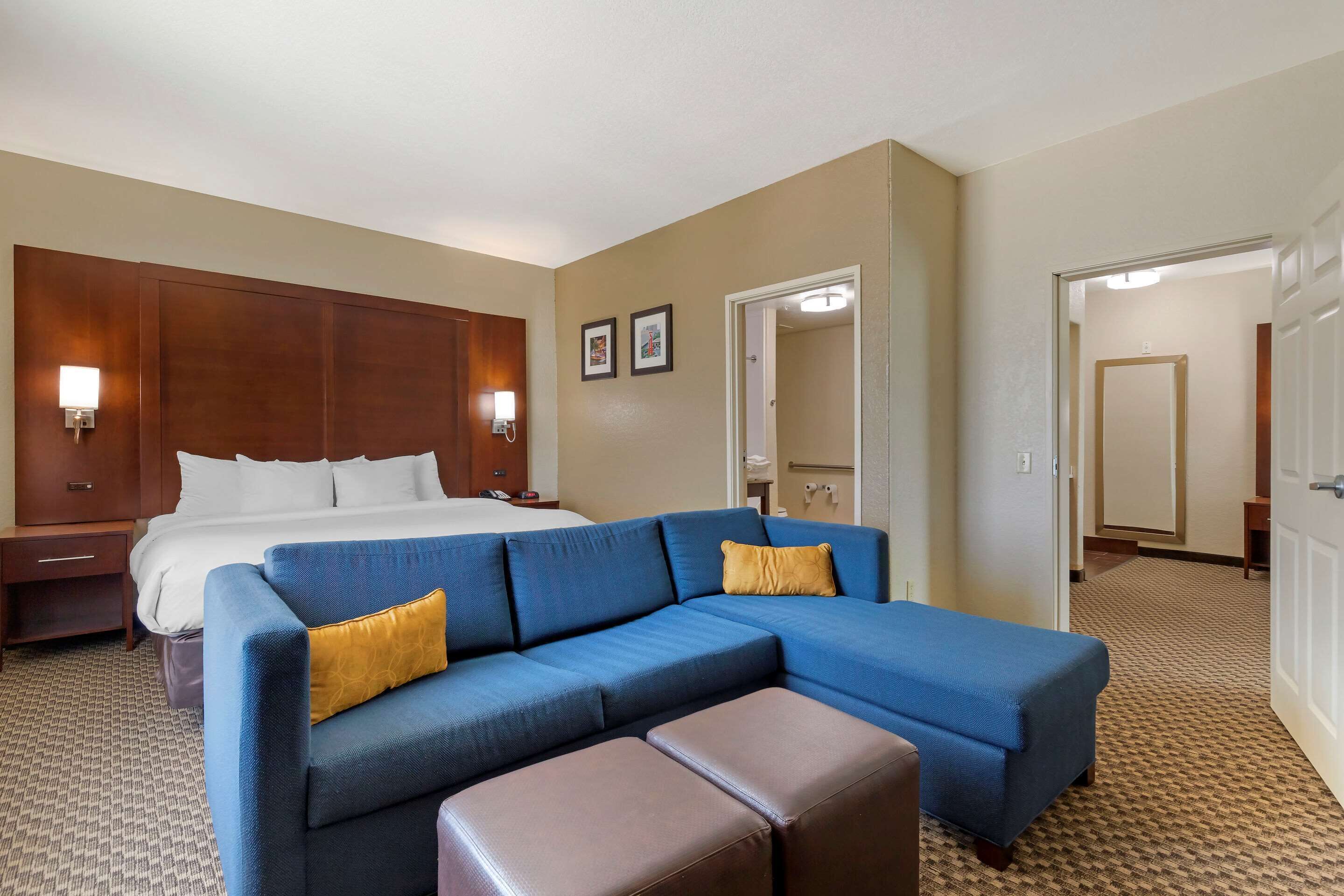 Premium bedding, down duvets, desk, laptop workspace