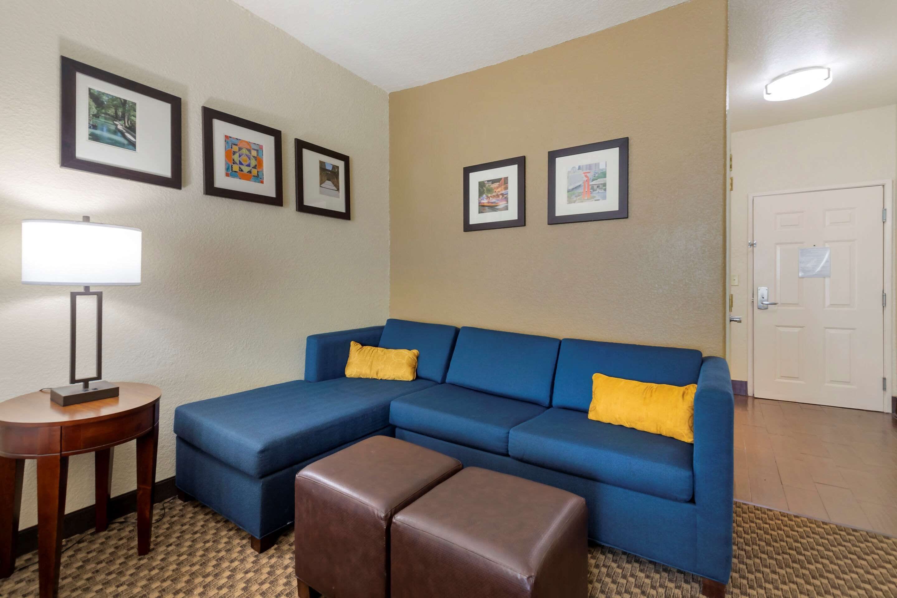 Foto - Comfort Inn & Suites Near Six Flags & Medical Center