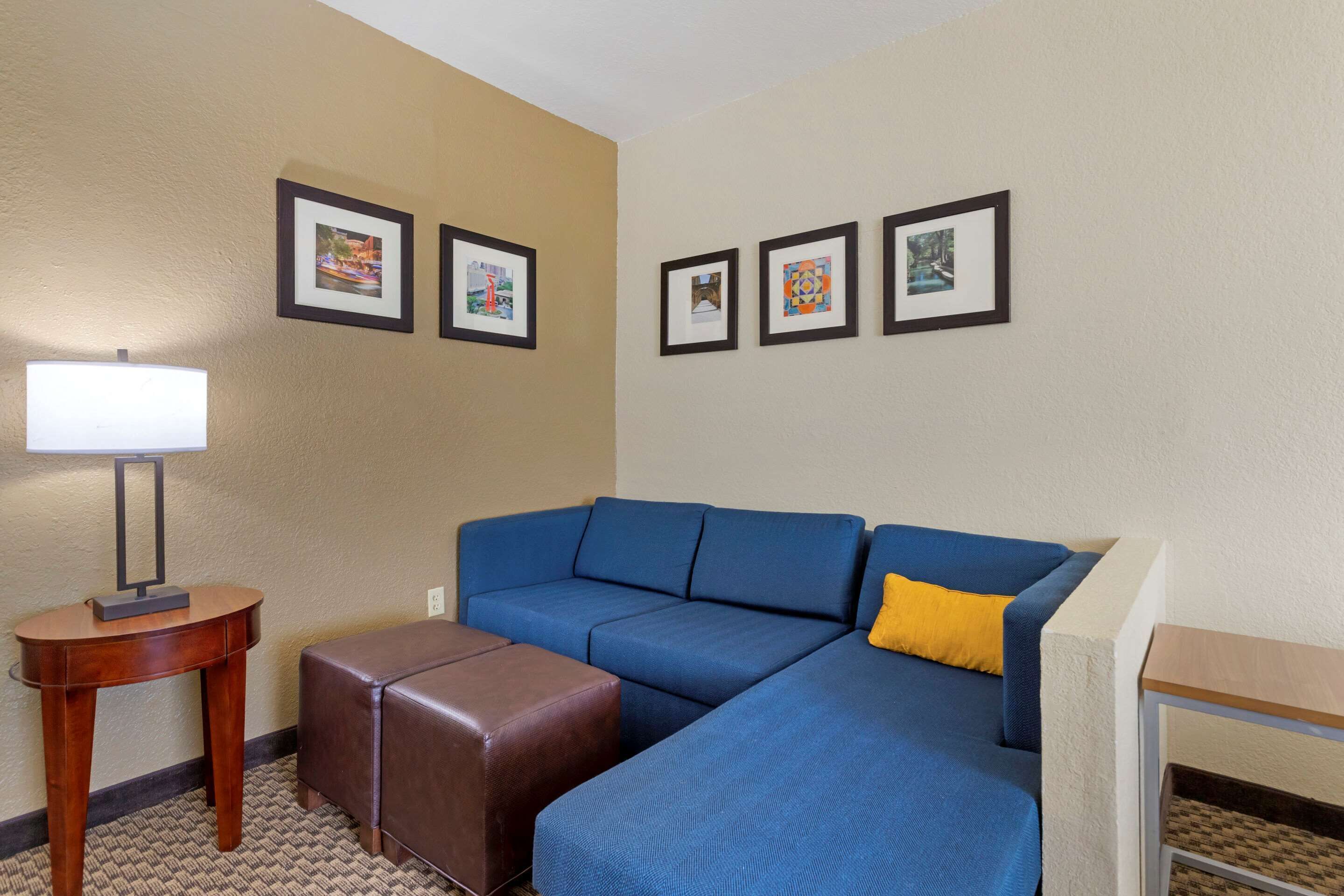 Foto - Comfort Inn & Suites Near Six Flags & Medical Center
