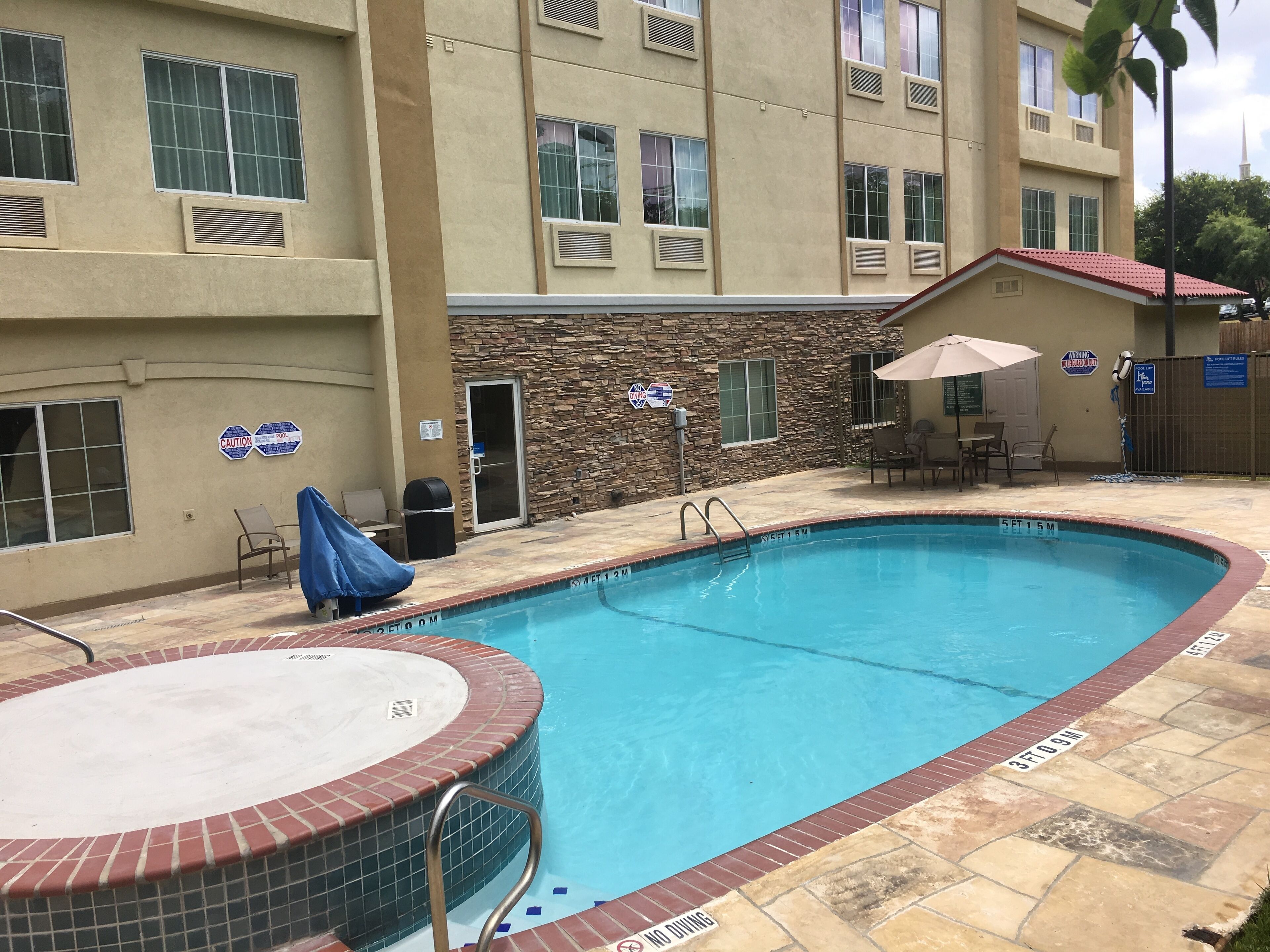 Foto - Comfort Inn & Suites Near Six Flags & Medical Center