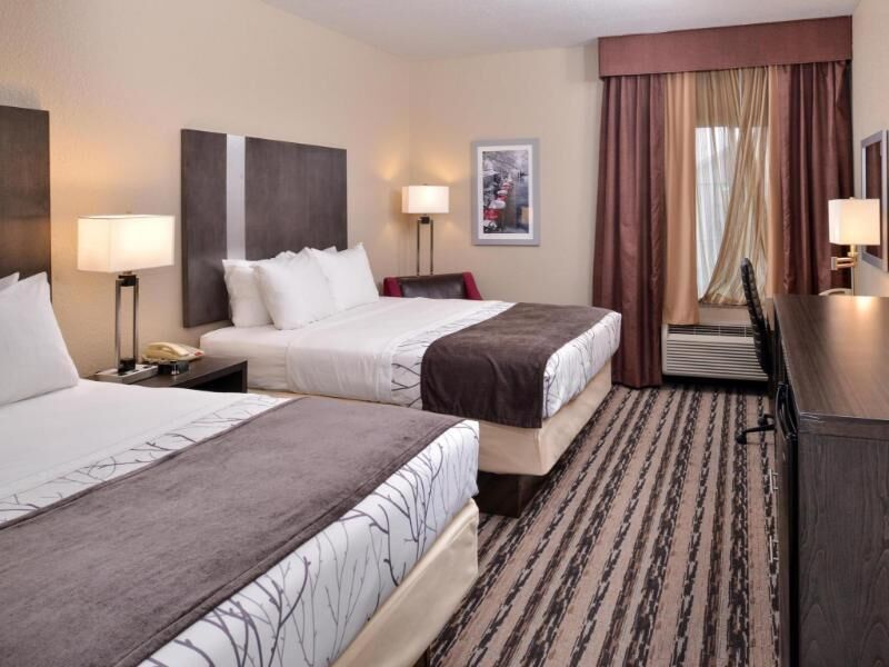 Premium bedding, in-room safe, desk, laptop workspace