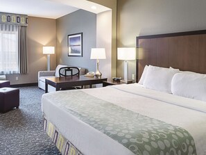 Deluxe Room, 1 King Bed, Non Smoking | Premium bedding, desk, blackout curtains, iron/ironing board