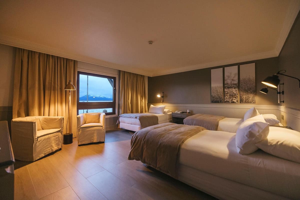 Premium bedding, down comforters, in-room safe, laptop workspace