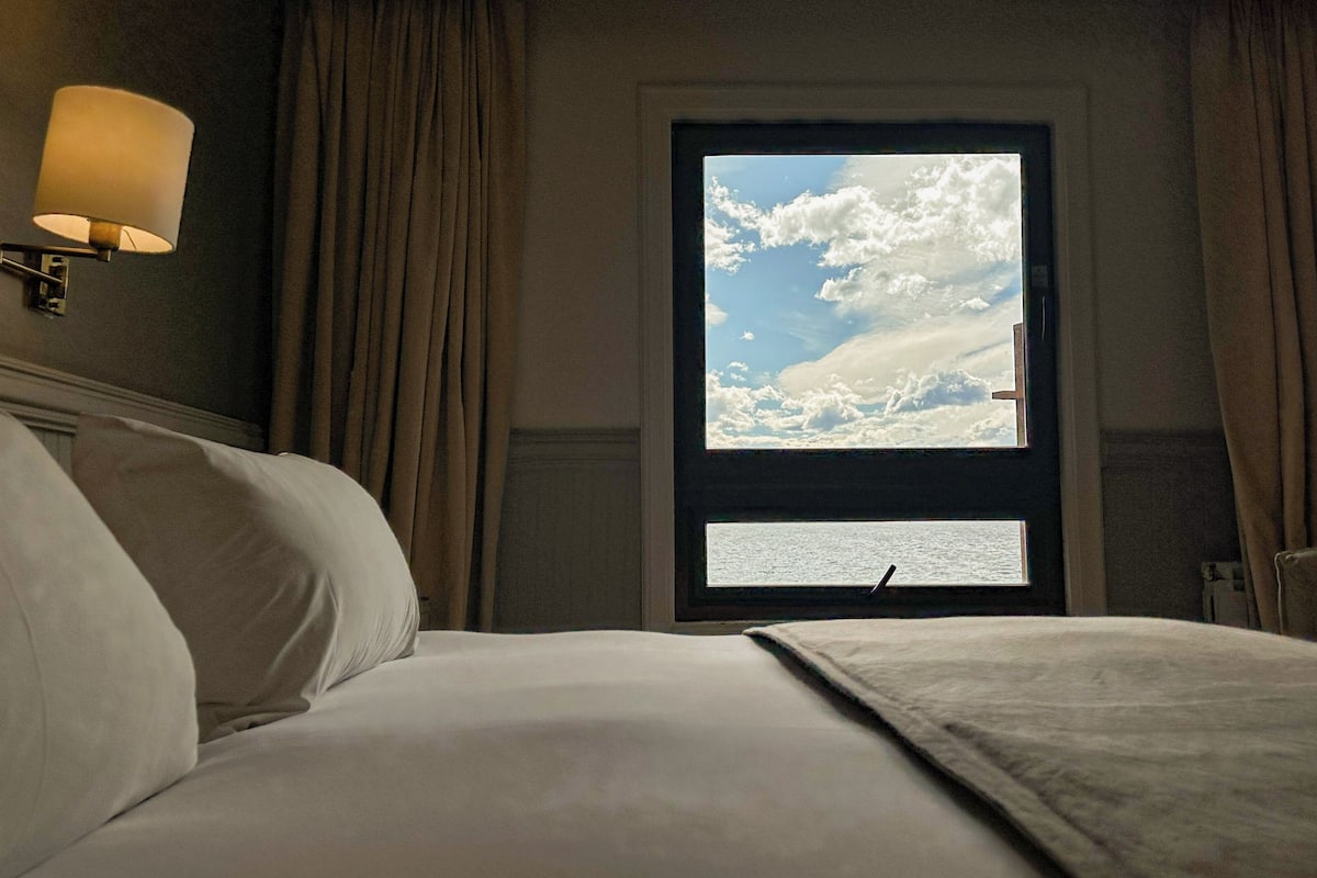 superior twin room, sea view | 1 bedroom, premium bedding, down duvets, in-room safe