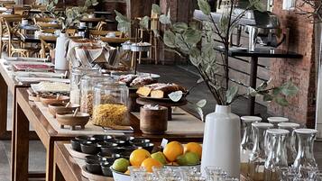 Desayuno buffet incluido todos los días