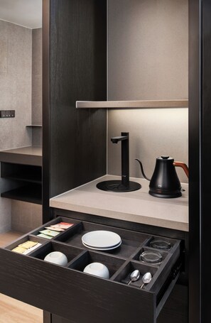 1 bedroom, in-room safe, desk, blackout drapes - JEN Hong Kong by Shangri-La (Hong Kong)