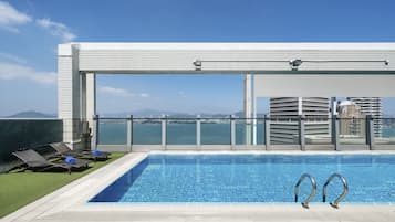 Piscina externa sazonal