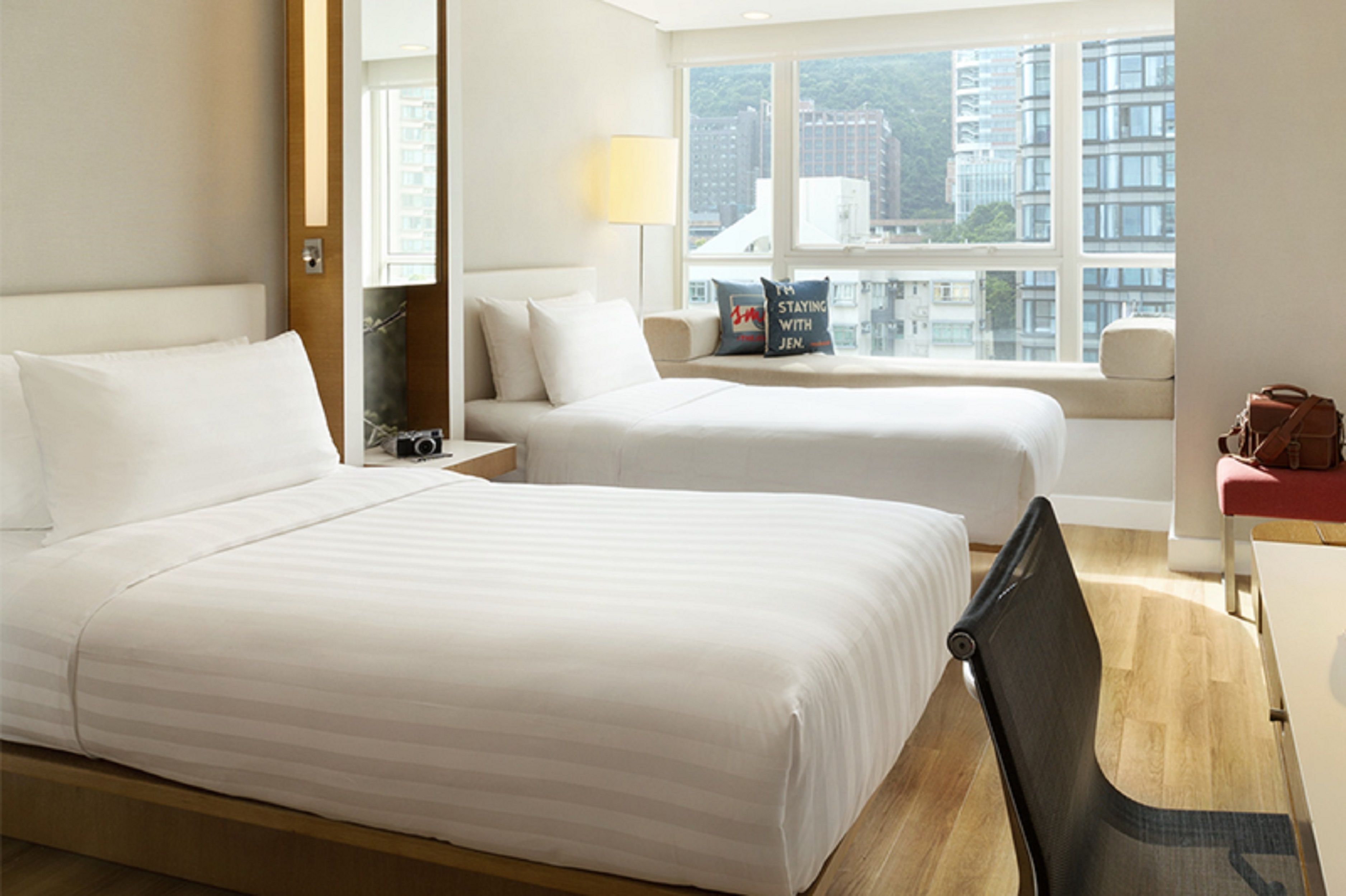 1 bedroom, in-room safe, desk, blackout curtains