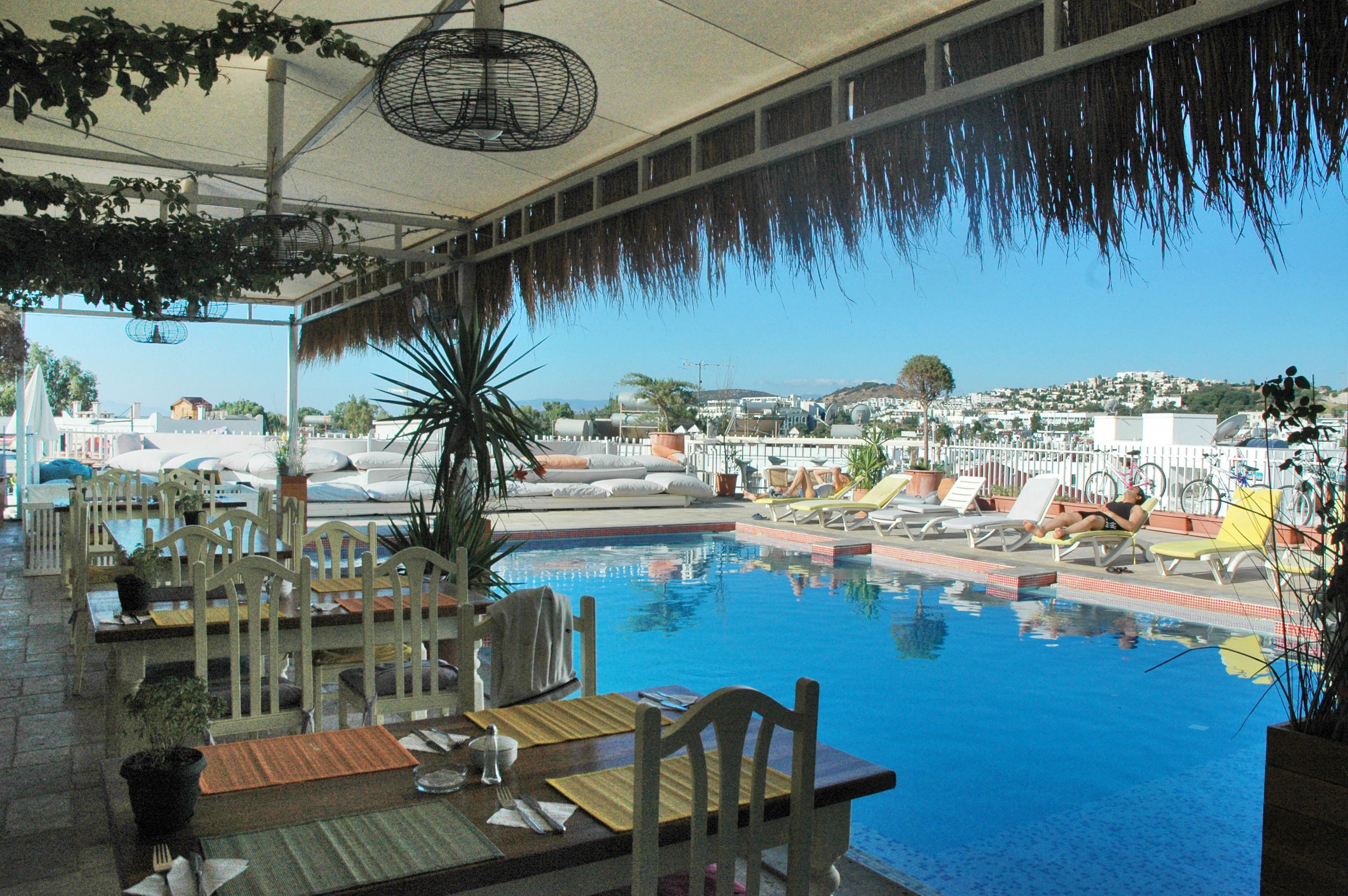 2 Außenpools, Sonnenschirme, Liegestühle