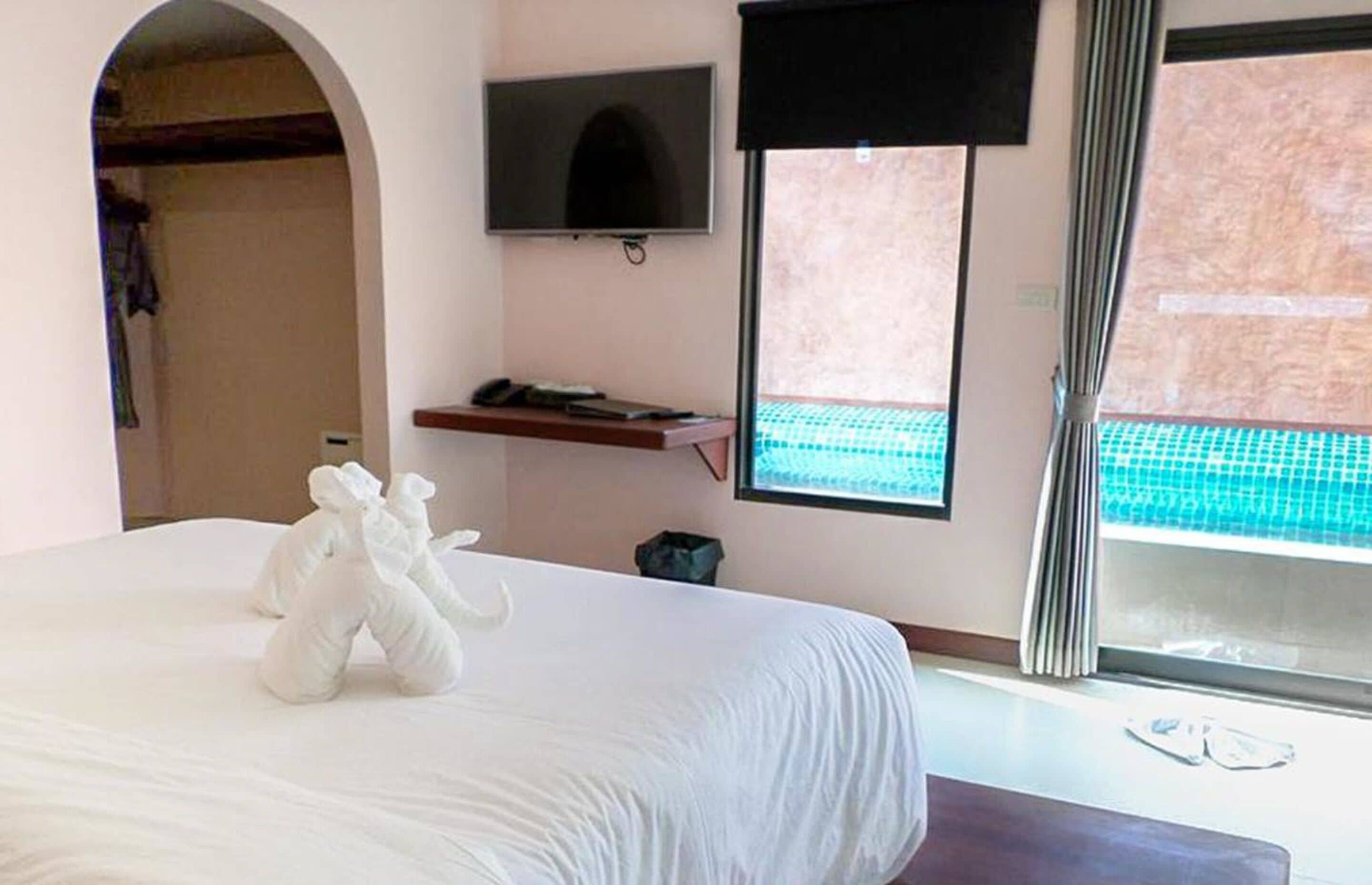 Deluxe Villa, 1 King Bed, Private Pool (Deluxe Pool Villa) | In-room safe, blackout drapes, free WiFi, bed sheets