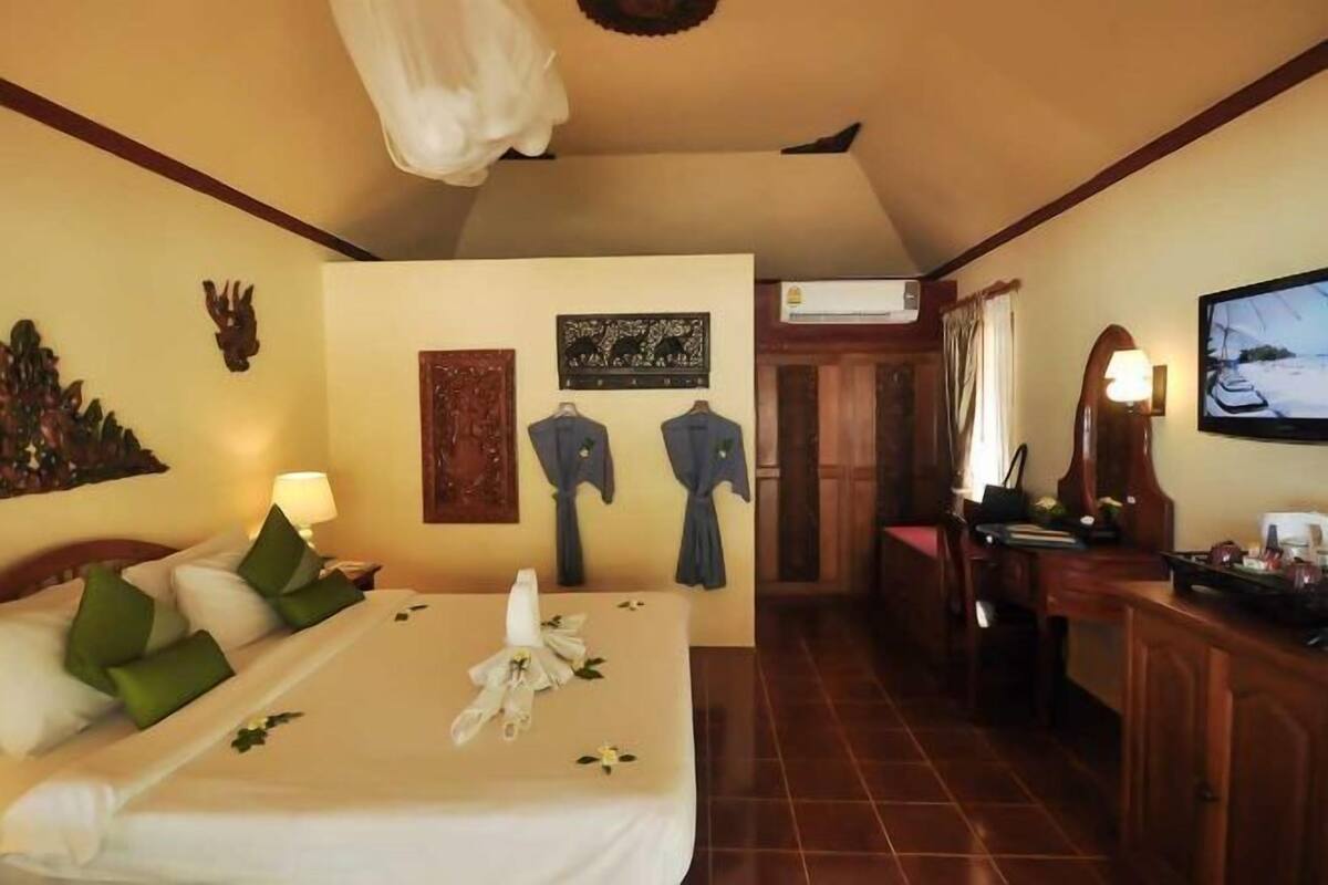 1 bedroom, in-room safe, blackout drapes, free WiFi
