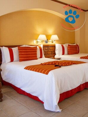 Room (Dog Friendly) | Safe på rommet, blendingsgardiner og strykejern/-brett