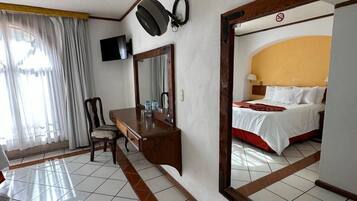 Chambre, 1 lit double (Preferencial) | 1 chambre, coffres-forts dans les chambres, rideaux occultants