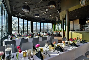 Breakfast served at River Inn of Harbor Town
