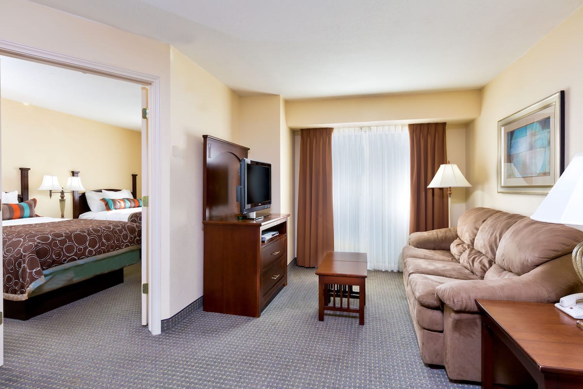 Desk, iron/ironing board, free cribs/infant beds, free WiFi