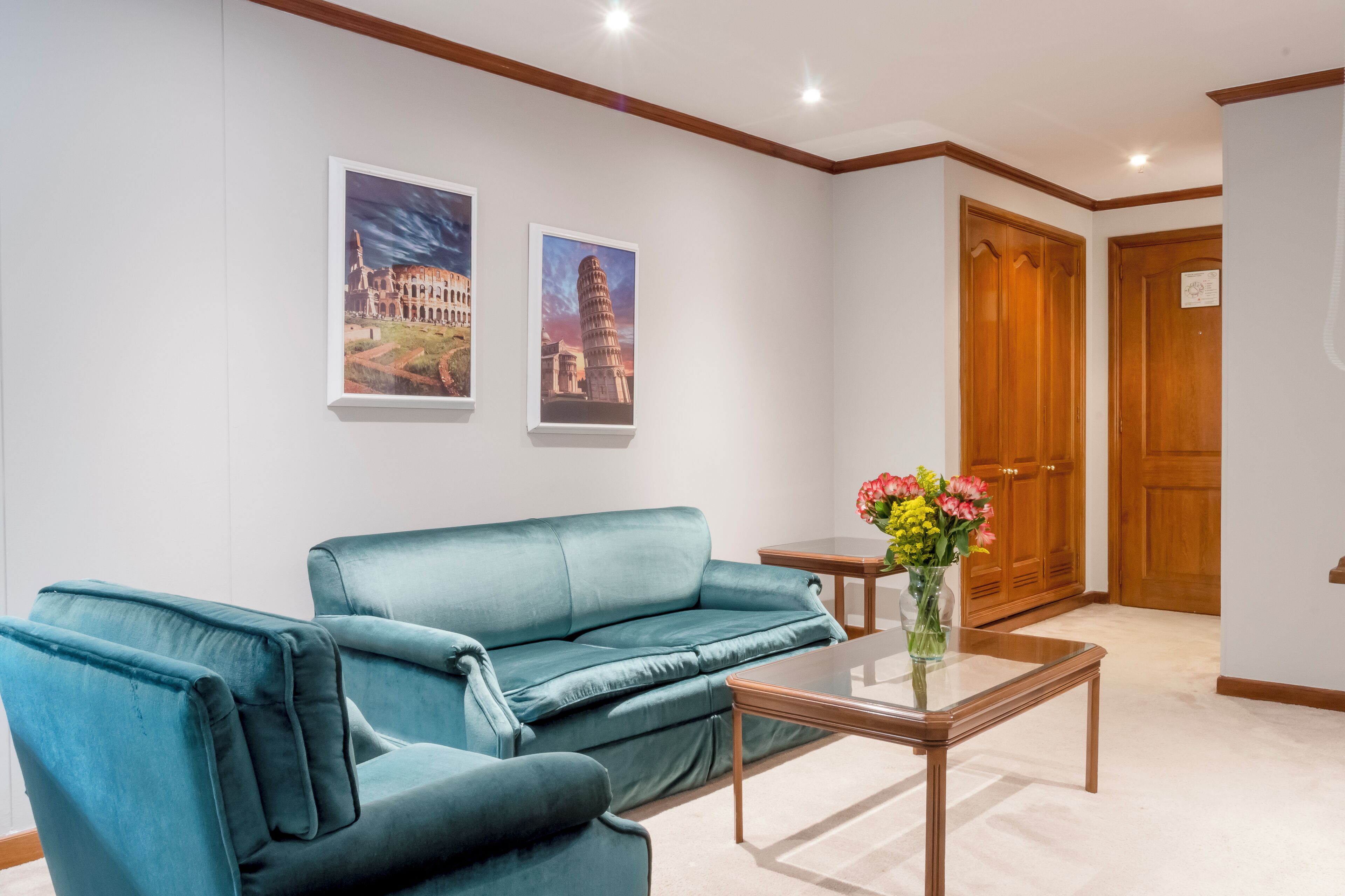 junior studio suite | living area | 32-inch tv with cable channels