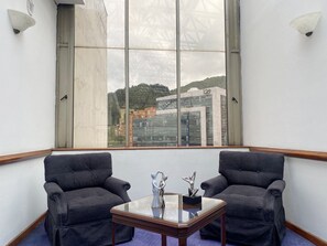 In-room safe, desk, blackout curtains, free WiFi - Hotel Bogotá Regency Usaquén (Bogotá)