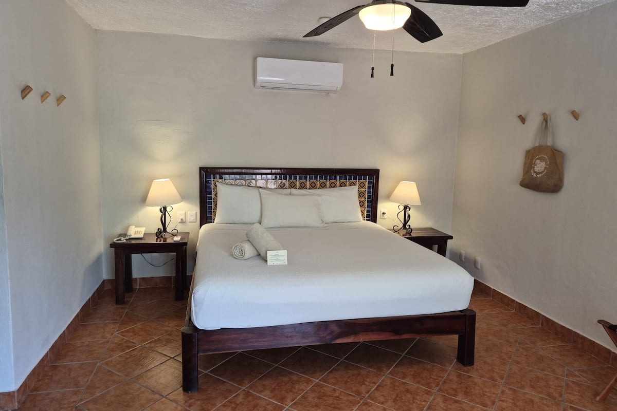 Classic Room - King Bed