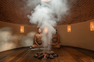 Aromaterapia, masajes con piedras calientes, masajes de tejido profundo