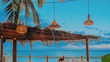 Petit déjeuner et dîner servis sur place, spécialités Cuisine mexicaine