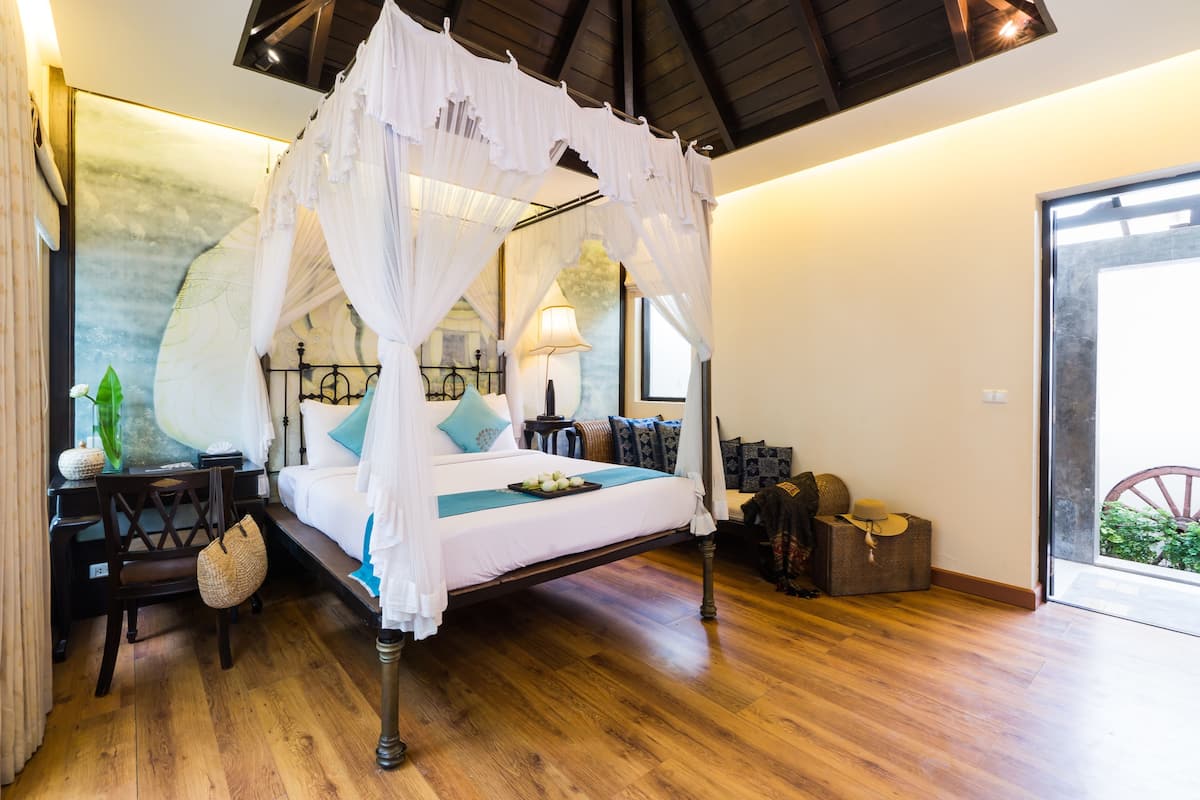 Villa (Dara Villa) | Premium bedding, in-room safe, desk, blackout drapes