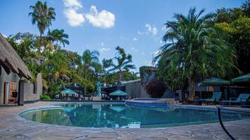 Kolam renang terbuka