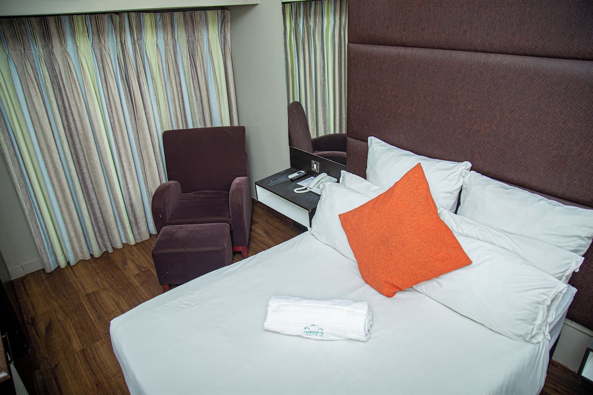 Phòng đôi Tiêu chuẩn | Bộ đồ giường cao cấp, minibar với thức uống miễn phí, bàn 