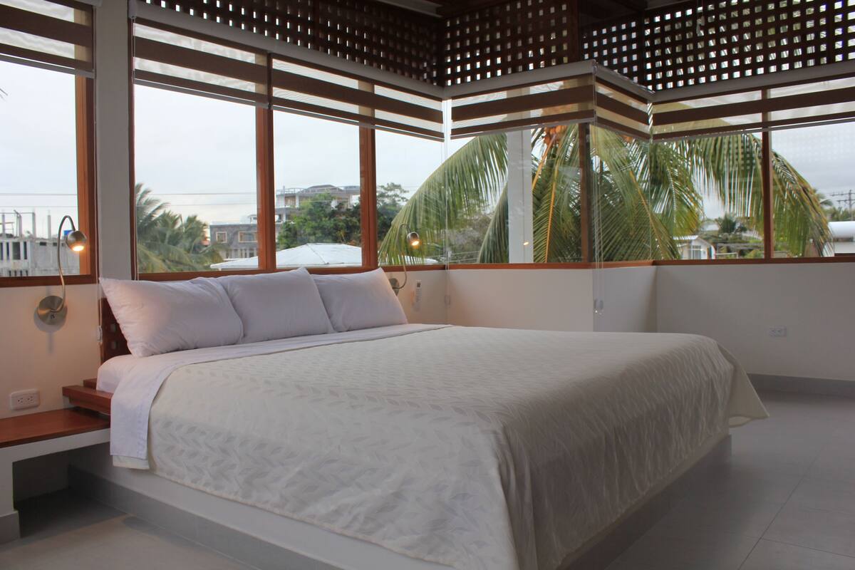 Premium Double Room | Hypo-allergenic bedding, down comforters, pillowtop beds, in-room safe