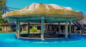 Bar à beira da piscina
