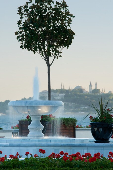 Four Seasons Hotel Istanbul at the Bosphorus - Image 51