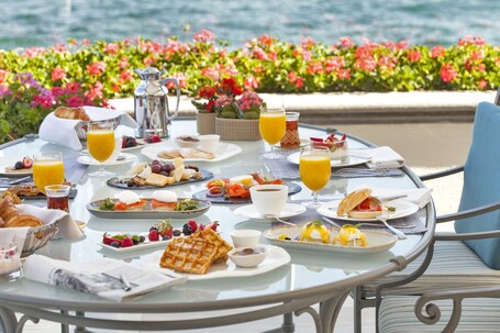 Four Seasons Hotel Istanbul at the Bosphorus - Image 36