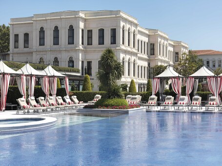 Four Seasons Hotel Istanbul at the Bosphorus - Image 15
