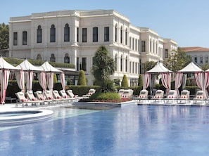 Indoor pool, outdoor pool, open 6:30 AM to 10:00 PM, pool loungers