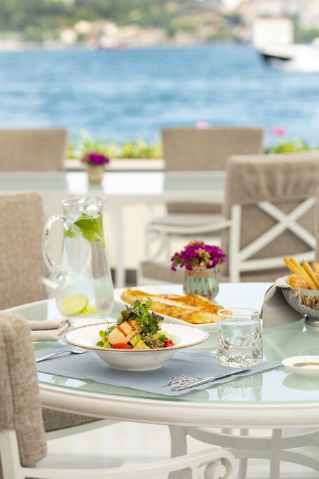 Four Seasons Hotel Istanbul at the Bosphorus - Image 55