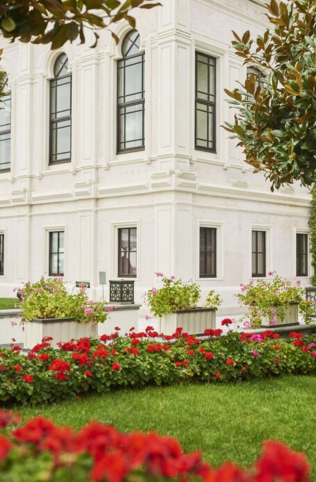 Four Seasons Hotel Istanbul at the Bosphorus - Image 33