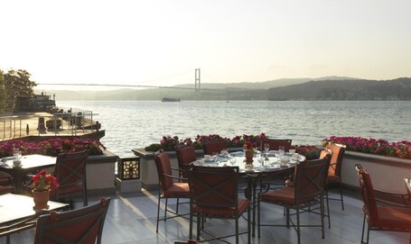 Four Seasons Hotel Istanbul at the Bosphorus - Image 53