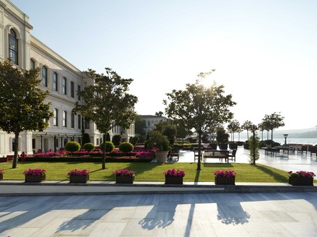 Four Seasons Hotel Istanbul at the Bosphorus - Image 49