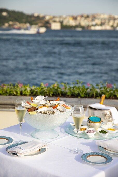 Four Seasons Hotel Istanbul at the Bosphorus - Image 79