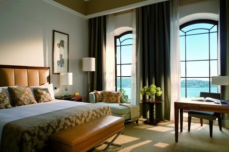 Four Seasons Hotel Istanbul at the Bosphorus - Image 4