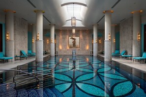 Indoor pool, outdoor pool, open 6:30 AM to 10:00 PM, sun loungers - Four Seasons Hotel Istanbul at the Bosphorus (Istanbul)