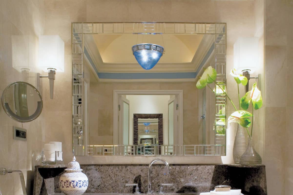 separate bathtub and shower, free toiletries, hair dryer, bathrobes