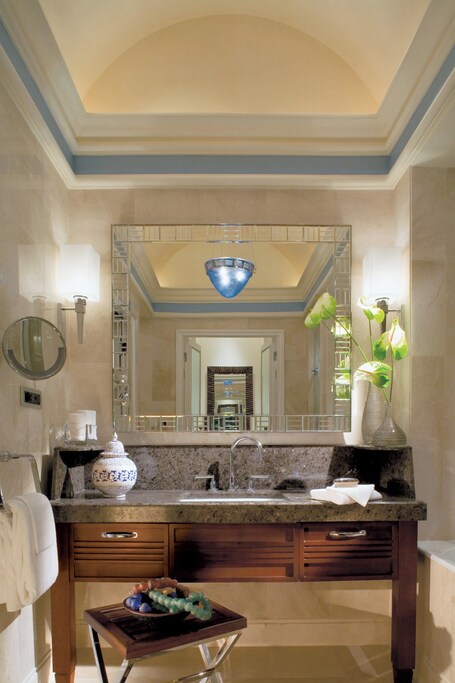 Four Seasons Hotel Istanbul at the Bosphorus - Image 24