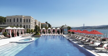 Four Seasons Hotel Istanbul at the Bosphorus - Image 2
