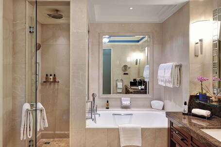 Four Seasons Hotel Istanbul at the Bosphorus - Image 38