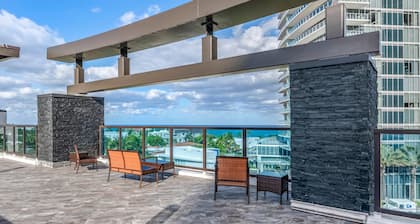 Cambria Hotel Fort Lauderdale Beach